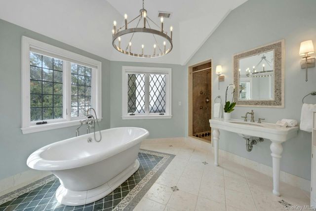 15 Carstensen Road, Scarsdale, NY 10583