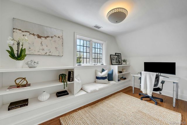 15 Carstensen Road, Scarsdale, NY 10583