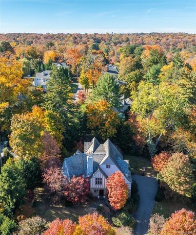 15 Carstensen Road, Scarsdale, NY 10583