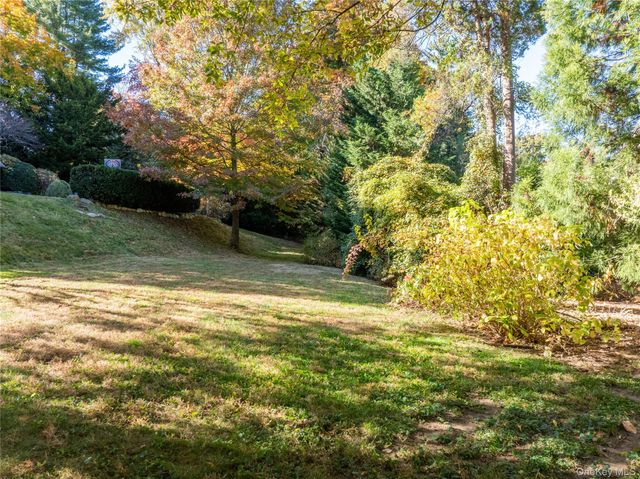 15 Carstensen Road, Scarsdale, NY 10583