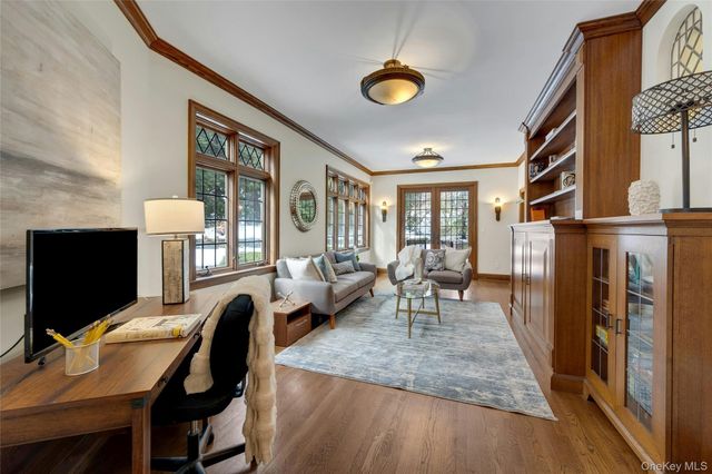 15 Carstensen Road, Scarsdale, NY 10583