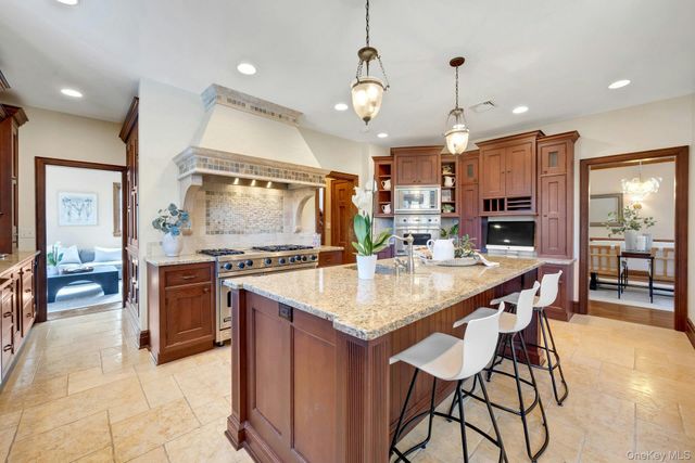 15 Carstensen Road, Scarsdale, NY 10583