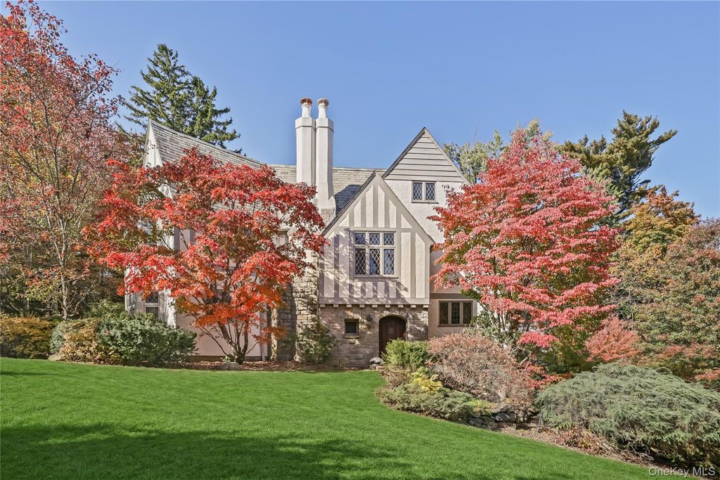 15 Carstensen Road, Scarsdale, NY 10583