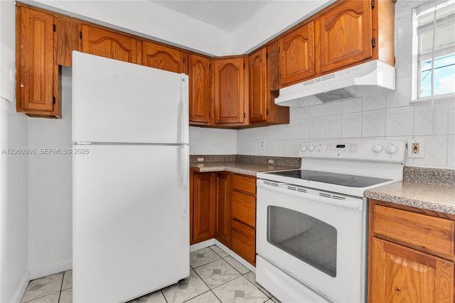 5742 Garfield St 2, Hollywood, FL 33021