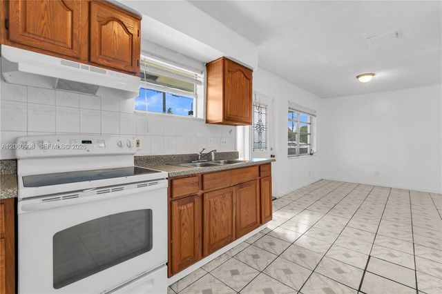 5742 Garfield St 2, Hollywood, FL 33021