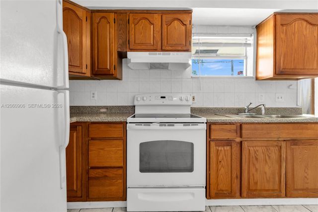 5742 Garfield St 2, Hollywood, FL 33021