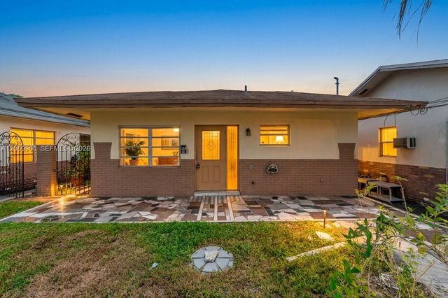 5742 Garfield St 2, Hollywood, FL 33021