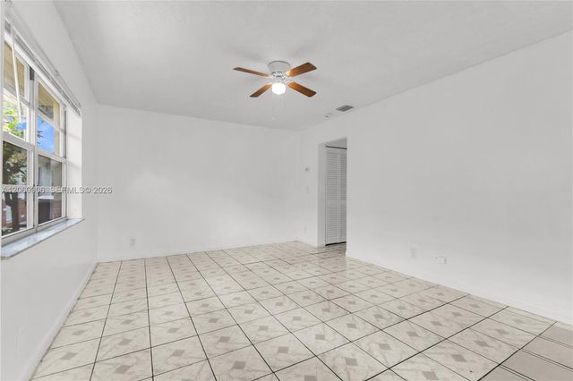 5742 Garfield St 2, Hollywood, FL 33021