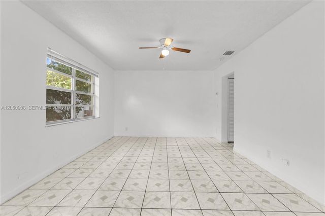 5742 Garfield St 2, Hollywood, FL 33021