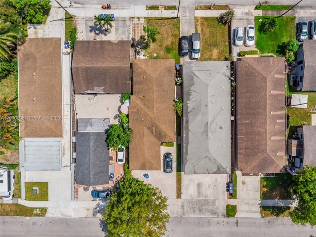 5742 Garfield St 2, Hollywood, FL 33021