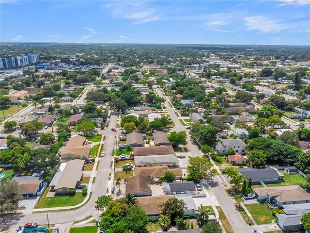 5742 Garfield St 2, Hollywood, FL 33021
