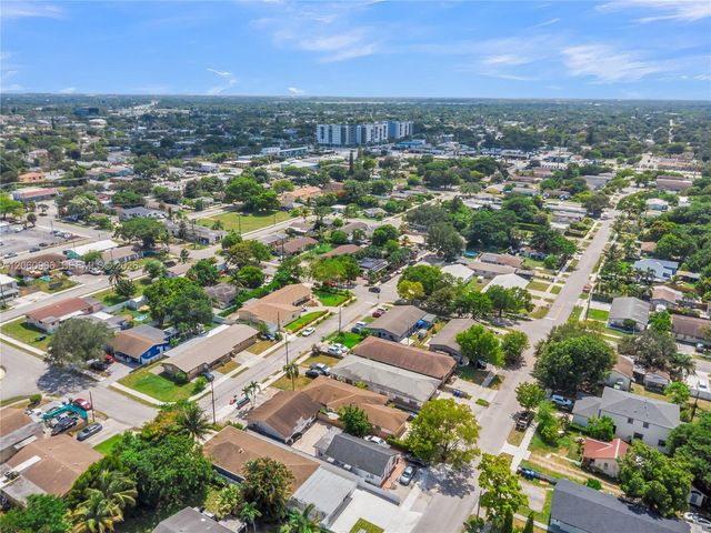 5742 Garfield St 2, Hollywood, FL 33021