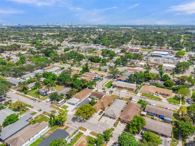 5742 Garfield St 2, Hollywood, FL 33021