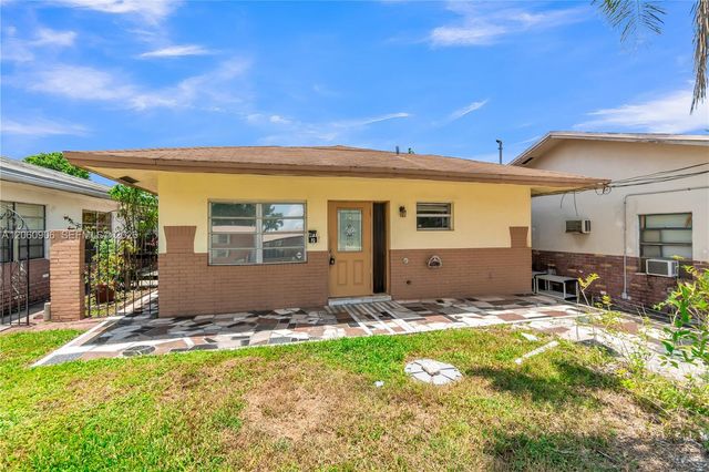 5742 Garfield St 2, Hollywood, FL 33021