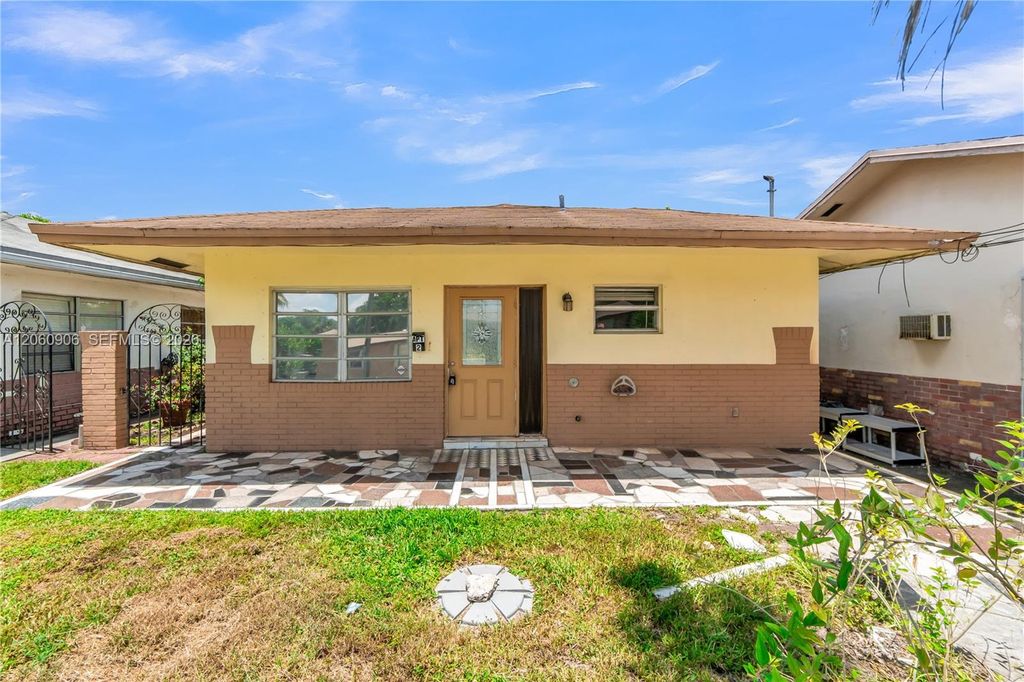 5742 Garfield St 2, Hollywood, FL 33021