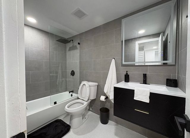 4265 NW South Tamiami Canal Drive 1-211, Miami, FL 33126