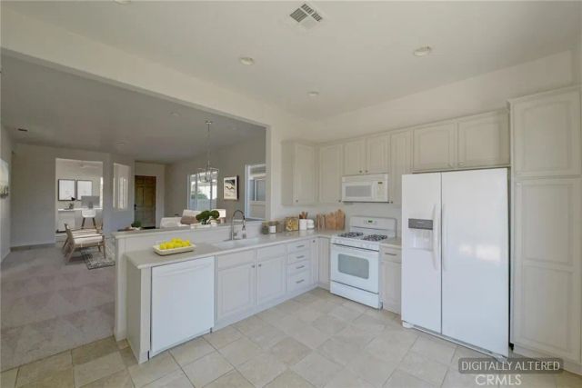19466 Crystal Springs, Apple Valley, CA 92308