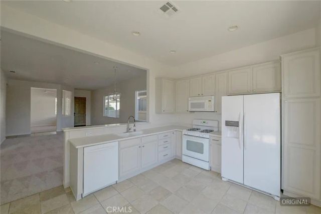 19466 Crystal Springs, Apple Valley, CA 92308