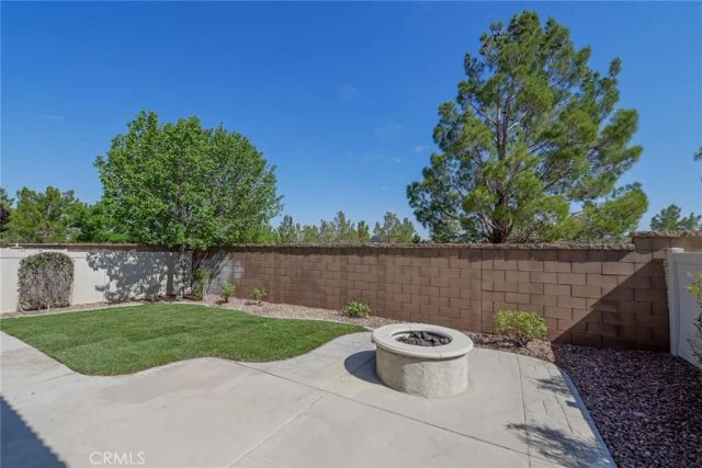 19466 Crystal Springs, Apple Valley, CA 92308