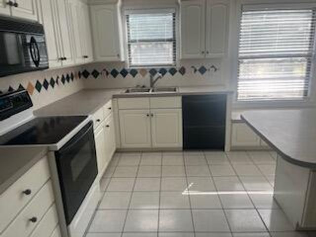 60 E Canyon View Drive, Ransom Canyon, TX 79366