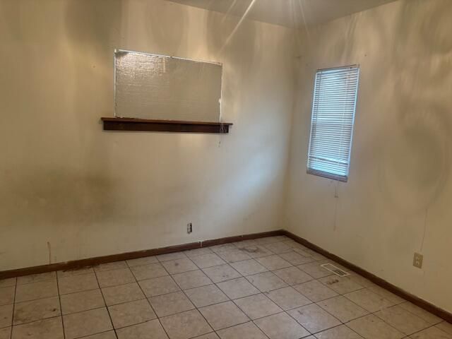 1735 Superior Street, Muskegon, MI 49442