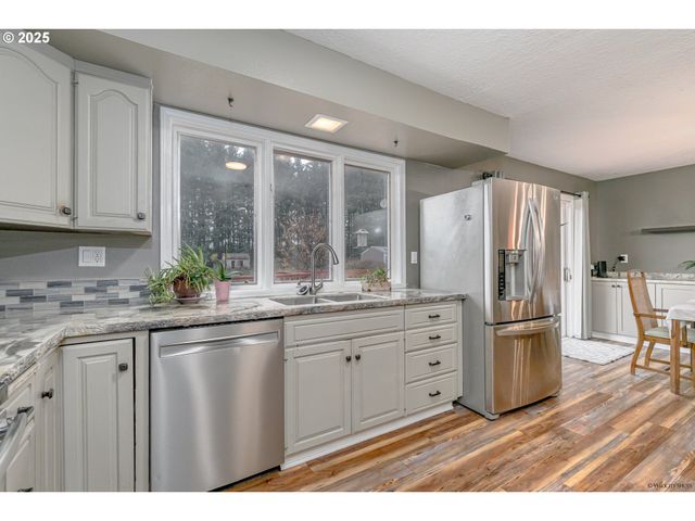 25391 S HOLMAN Rd, Estacada, OR 97023