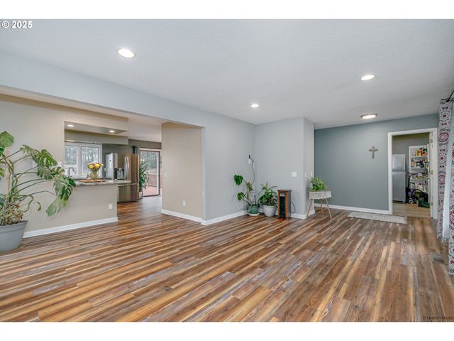 25391 S HOLMAN Rd, Estacada, OR 97023