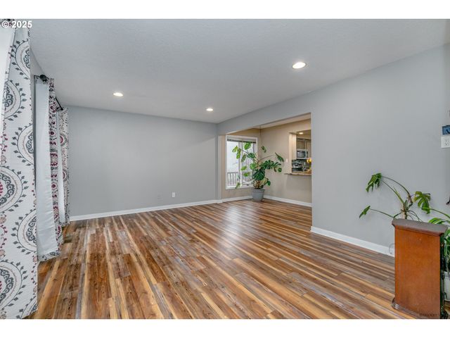 25391 S HOLMAN Rd, Estacada, OR 97023