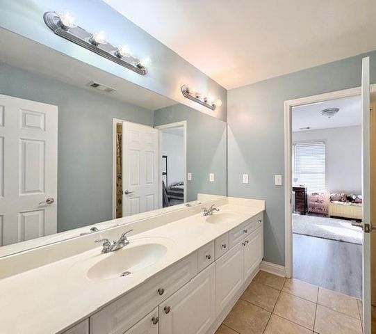 902 Daylight Circle, Lawrenceville, GA 30045