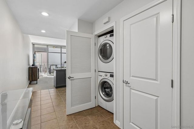 206 Park Blvd 313, San Diego, CA 92101