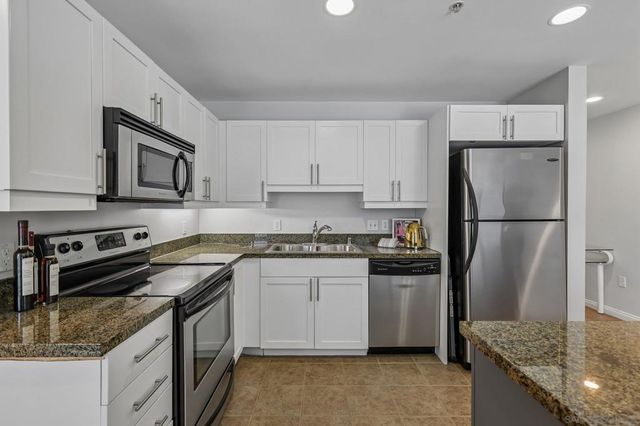 206 Park Blvd 313, San Diego, CA 92101