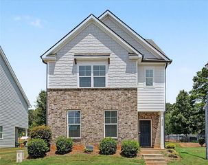 1609 Meadow Crossing, East Point, GA 30344