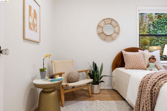 6211 Valley View Rd, Oakland, CA 94611