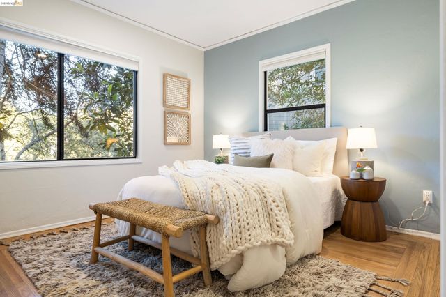 6211 Valley View Rd, Oakland, CA 94611