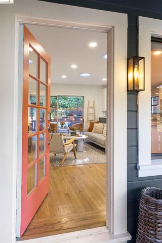 6211 Valley View Rd, Oakland, CA 94611