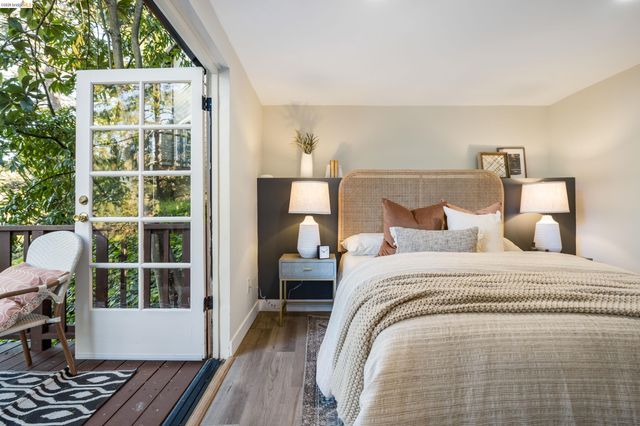 6211 Valley View Rd, Oakland, CA 94611