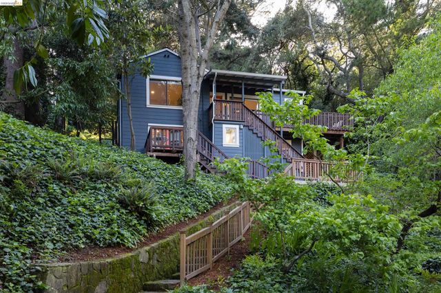 6211 Valley View Rd, Oakland, CA 94611