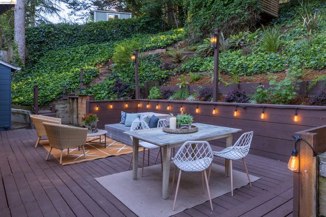 6211 Valley View Rd, Oakland, CA 94611