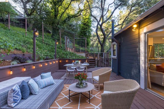 6211 Valley View Rd, Oakland, CA 94611