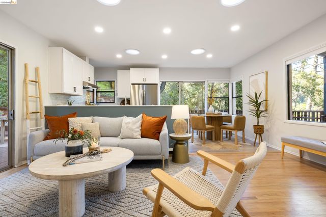 6211 Valley View Rd, Oakland, CA 94611