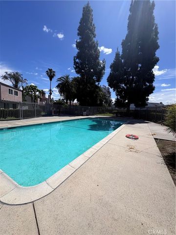 134 Racquet Club, Compton, CA 90220