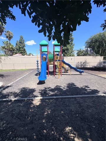 134 Racquet Club, Compton, CA 90220