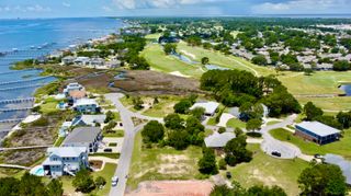 4136 Madura Rd, Gulf Breeze, FL 32563