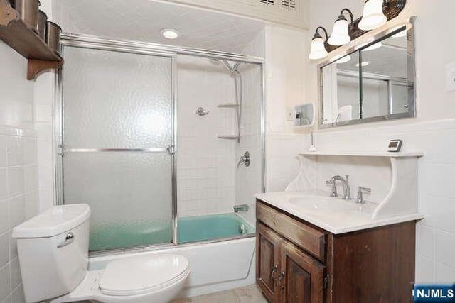 535 Cleveland Avenue, River Vale, NJ 07675