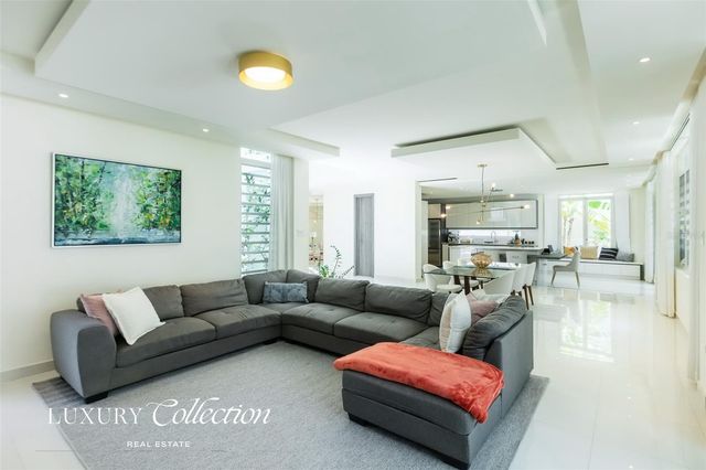 F-2 LAS PALOMAS ST, San Juan, PR 00926