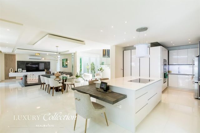 F-2 LAS PALOMAS ST, San Juan, PR 00926