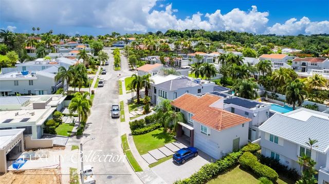 F-2 LAS PALOMAS ST, San Juan, PR 00926