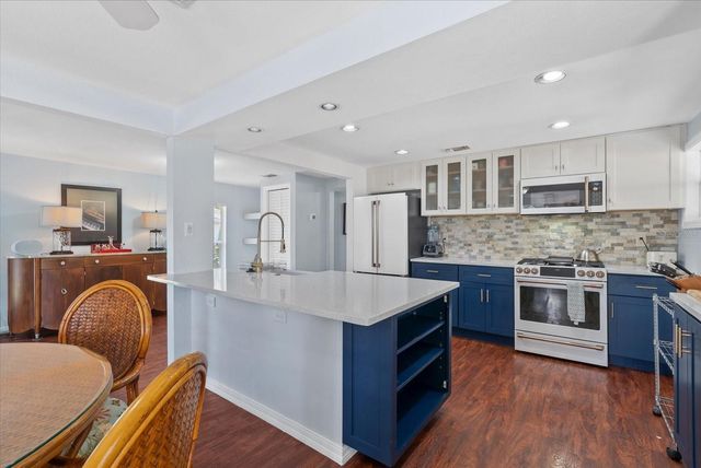 4111 SARASOTA AVENUE, Sarasota, FL 34234