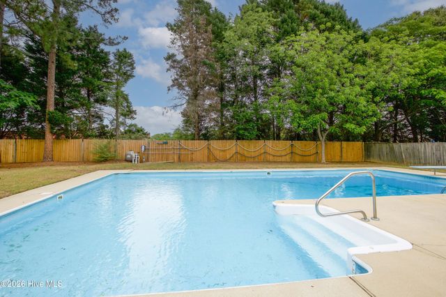 6656 Kodiak Drive, Fayetteville, NC 28304