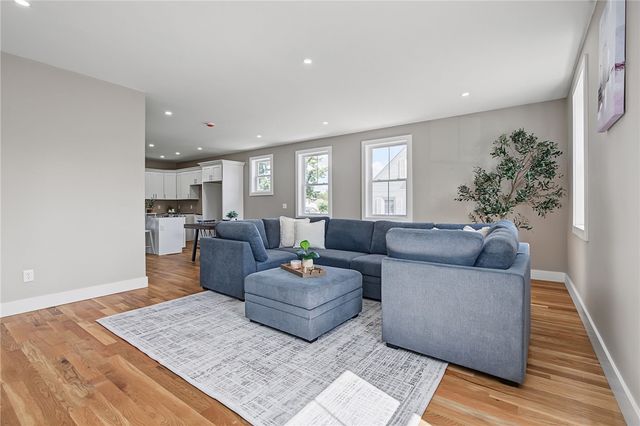 6 Rounds Avenue, East Providence, RI 02915